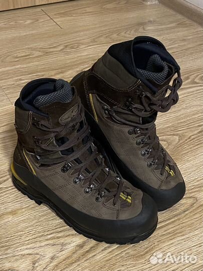 Трекинговые ботинки Meindl