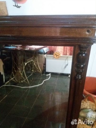 Антикварное зеркало