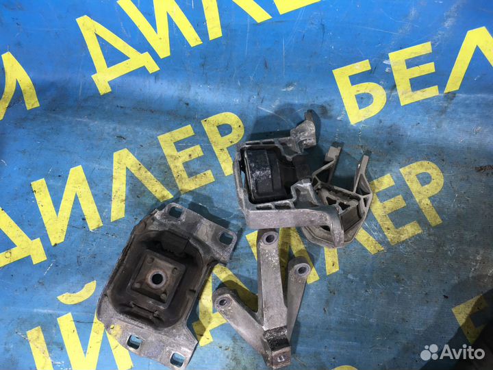 Кронштейн опора Ford Focus 2