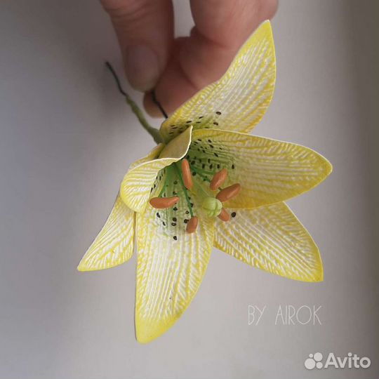 Лилия из фоамирана