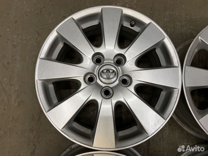 Диски летние оригинал r16 на Toyota Camry