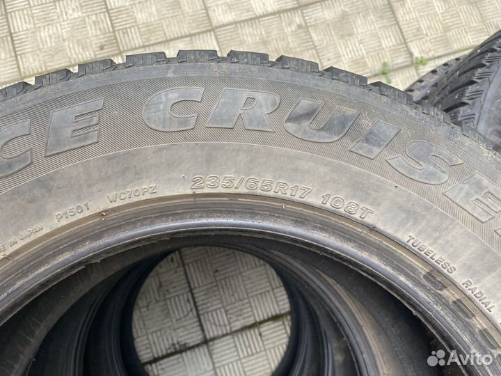 Bridgestone Ice Cruiser 7000 235/65 R17