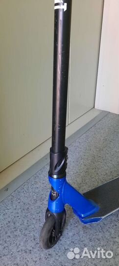 Трюковой самокат Limit LMT 09