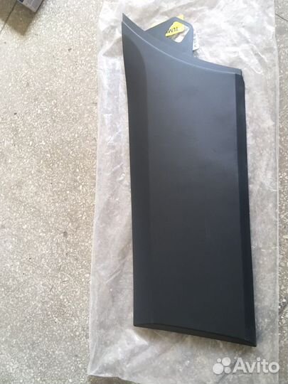 Накладка заднего левого крыла Ford Transit