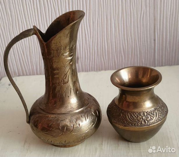 Миниатюрная латунная вазочка