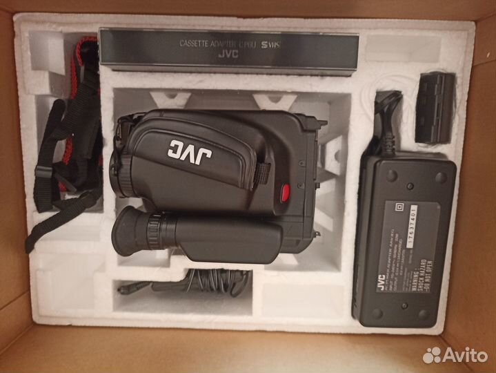 Видеокамера JVC кассетная