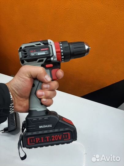 Бесщеточный шуруповерт PIT psr18-d4 2к