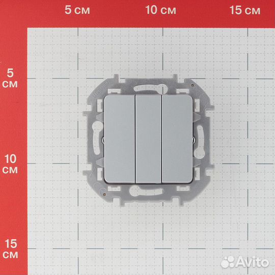 Выключатель Legrand Inspiria 673642 трехклавишный скрытая установка алюминий