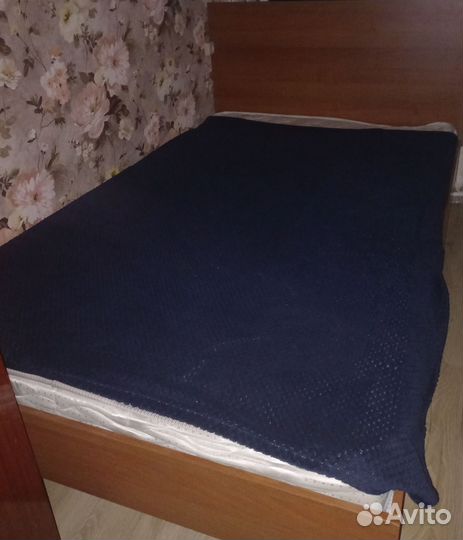 Кровать двухспальная без матраса