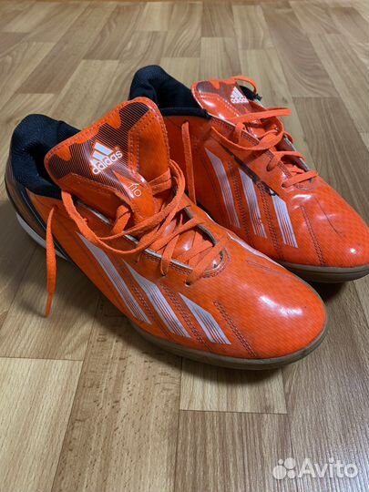 Футзалки adidas f10