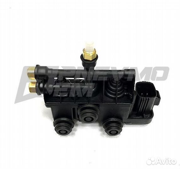 Блок клапанов пневмоподвески Land Rover Discovery