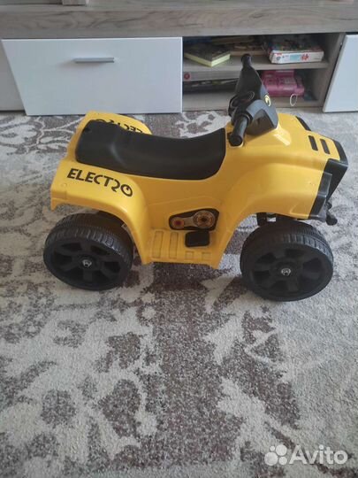 Детский квадроцикл на аккумуляторе