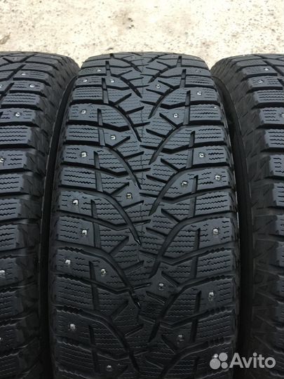 Bridgestone Blizzak Spike-02 SUV 225/65 R17
