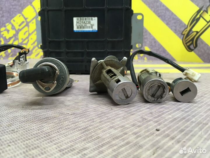 Замок зажигания Ключ Личинка Эбу Паджеро 4