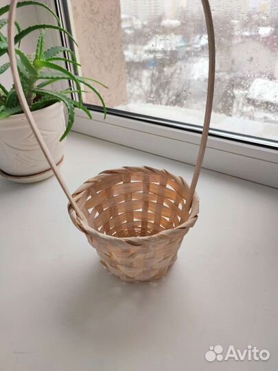 Корзина плетеная