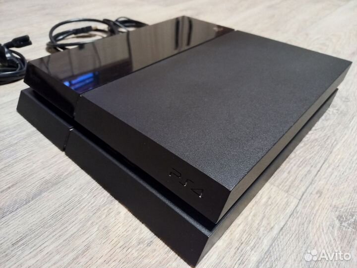 Sony PS4 прошитая, 2 геймпада