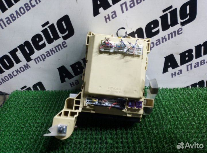 Блок предохранителей салонный Toyota Camry ACV40