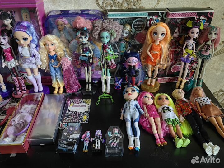 Monster High Rainbow High Bratz Novi Stars Kurhn
