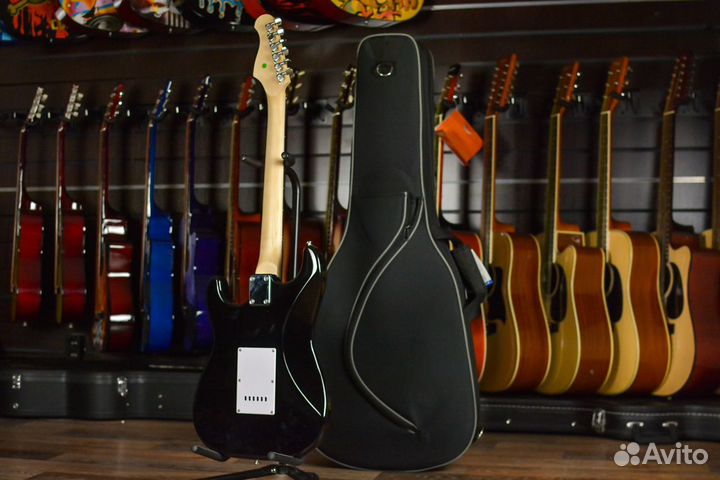 Электрогитара Caraya + Аксессуары