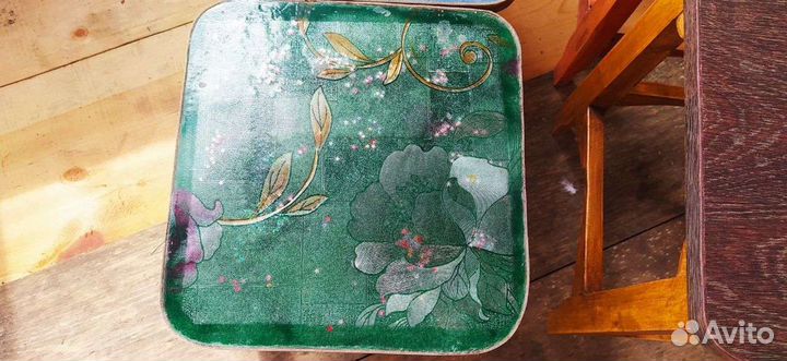 Табуретки большие и маленькие