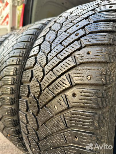 Gislaved Nord Frost 200 215/55 R17