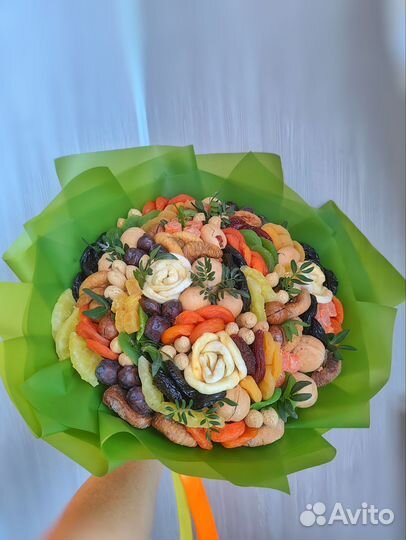 Съедобные букеты из фруктов и ягод