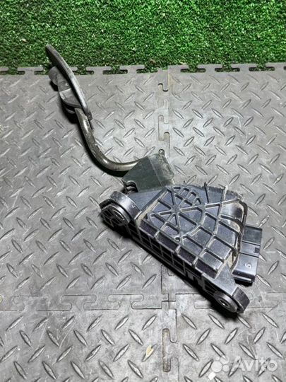 Педаль газа Toyota Prius 1500 2006