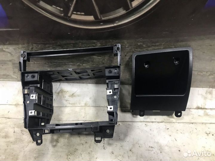 Рамка магнитолы, отделение для мелочей BMW 5 E60/E