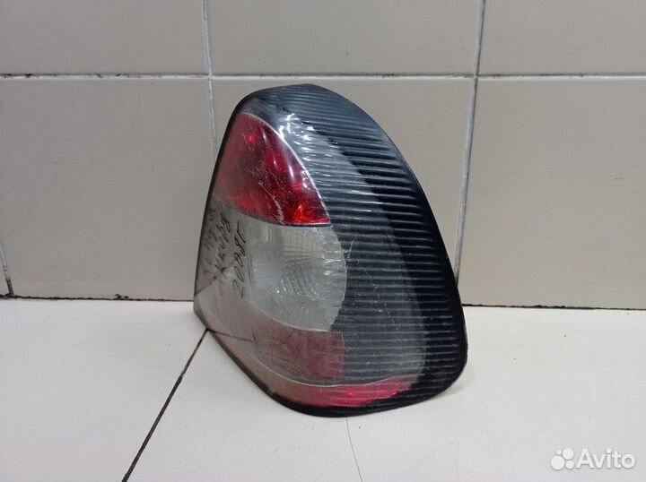 Фонарь задний правый Mercedes-Benz C-class