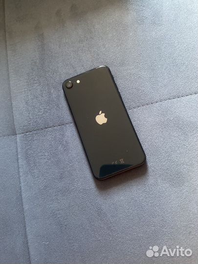 Продам iPhone 8