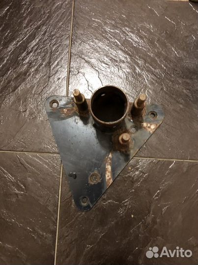 Кронштейн для запасного колеса на гелендваген