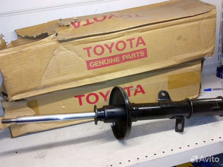 Амортизатор задний Тойота Corolla
