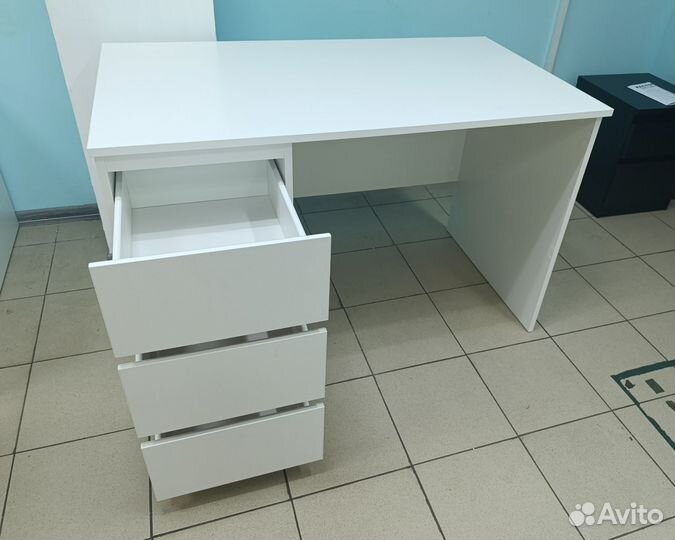 Письменный стол IKEA