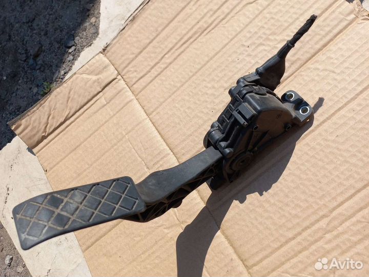 VW T5 (03-12) педаль 7H1721503 газа