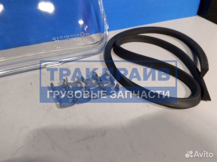 Стекло фары Мерседес Атего левое