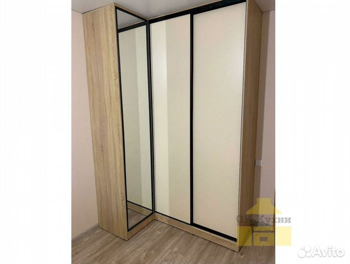 Шкаф двухстворчатый