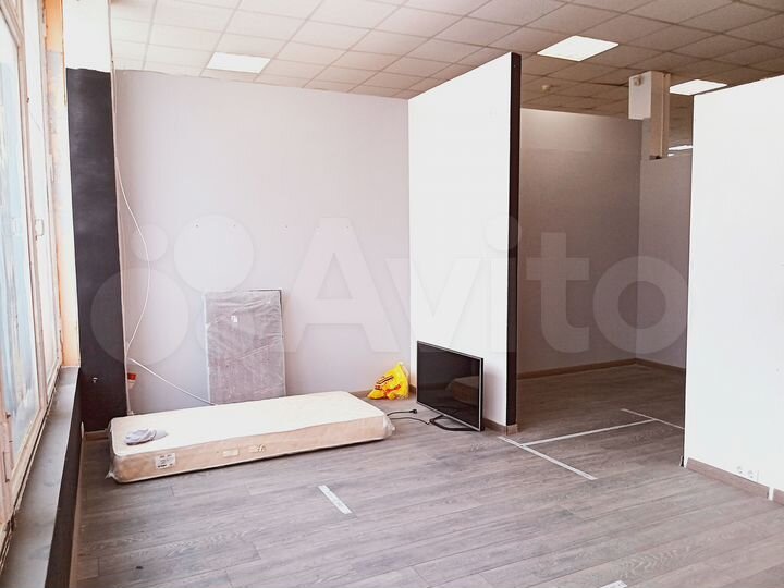 Площади на 2-м этаже ТЦ, 1-я линия, 36 м²