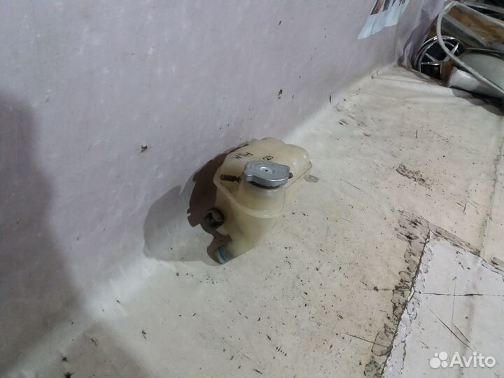 Mercedes W124 Бачок расширительный 22729