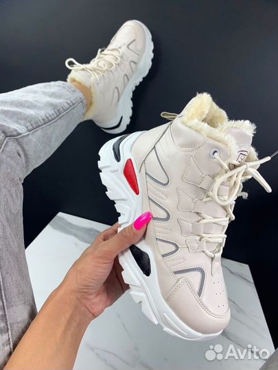 Кроссовки зимние женские новые 36 размер