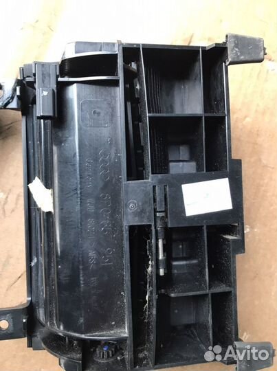 Пепельница Audi A3, 8P0857951(169)