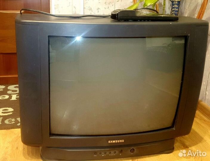 Телевизор samsung