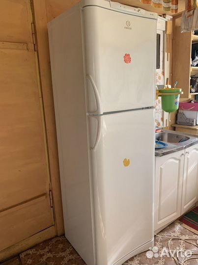 Холодильник двухкамерный Индезит Ноу Фрост