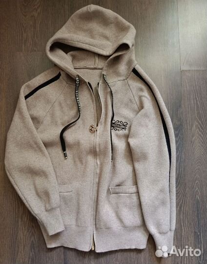 Теплая кофта с капюшоном