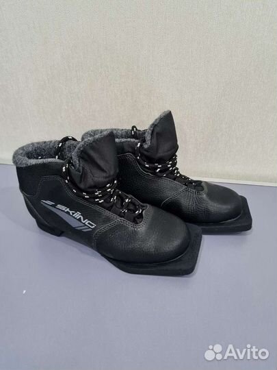 Лыжные ботинки