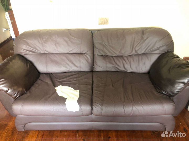 Кожаный диван бу