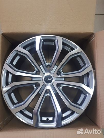 Диски R18 lizardo XH604