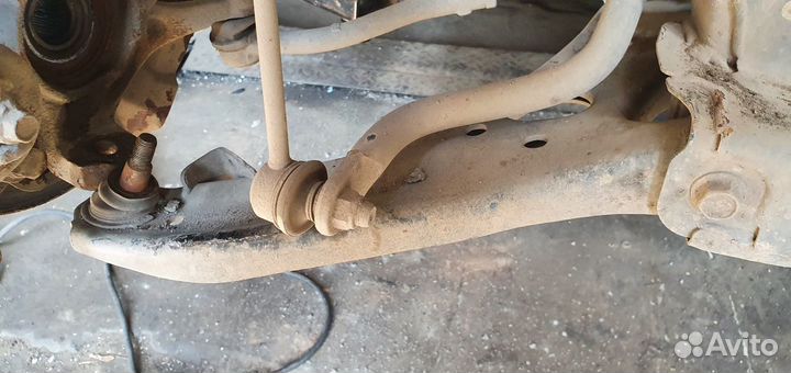 Рычаг подвески левый правый Hyundai Solaris