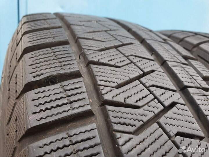 Pirelli Ice Asimmetrico Plus 225/65 R17