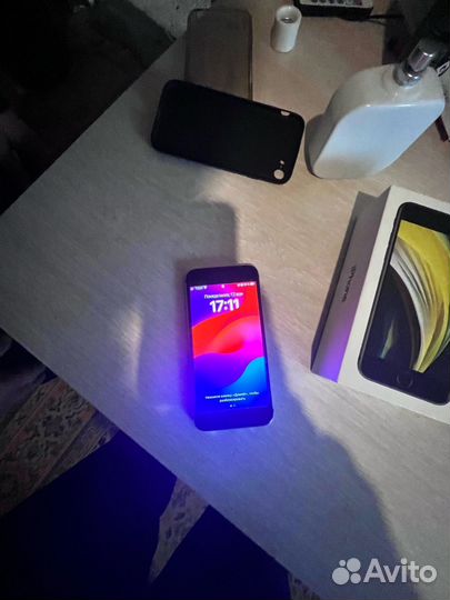 iPhone SE (2020), 64 ГБ