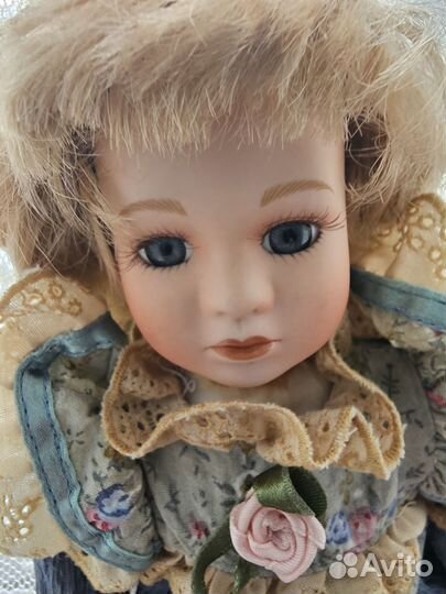 Кукла фарфоровая коллекционная